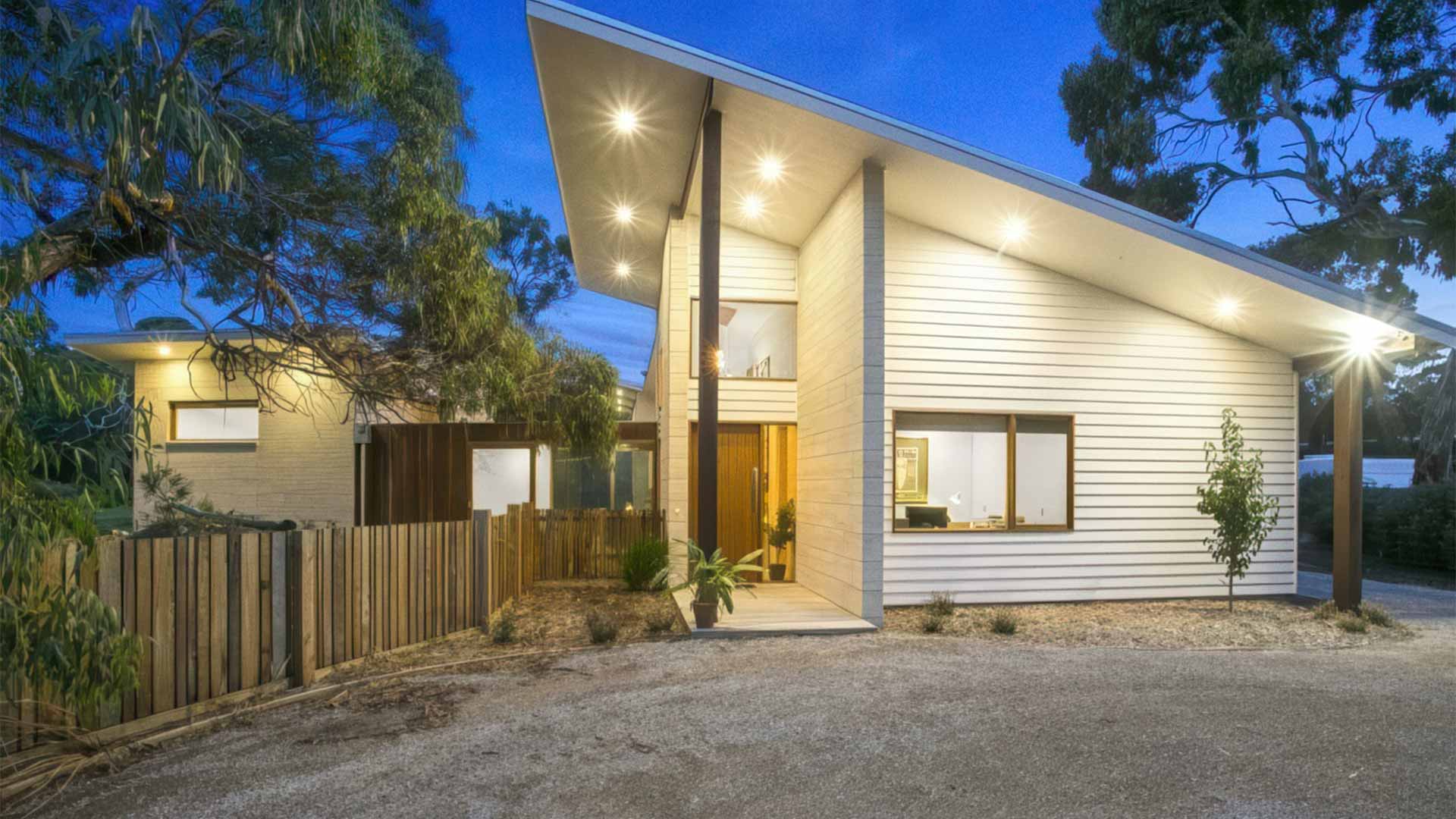 Bellarine Peninsula Beach House, Ocean Grove, built with limestone blocks