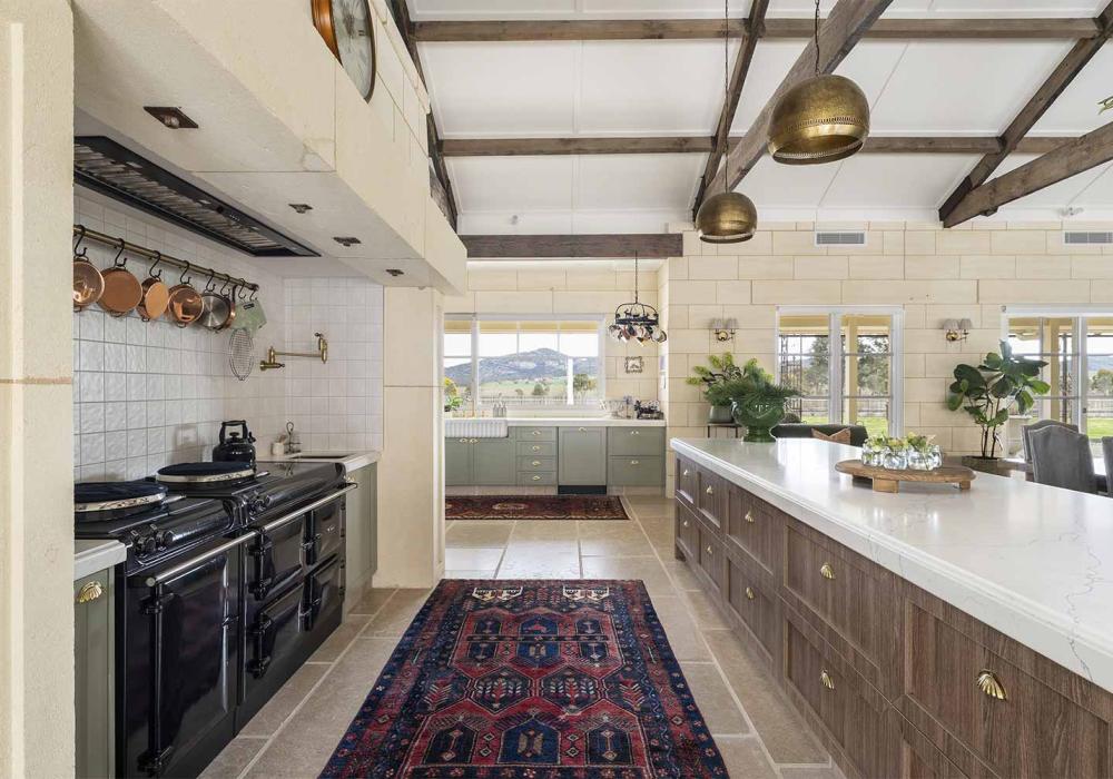 Country River Home, Victoria, built using Mount Gambier Limestone blocks